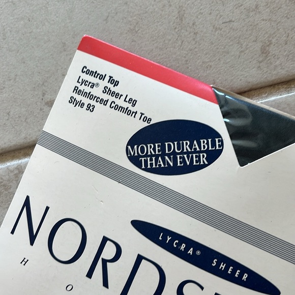 Nordstrom control top pantyhose reinforced toe sheer size B Country Green new - Picture 2 of 5